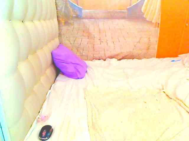 HOTLILLIE webcam