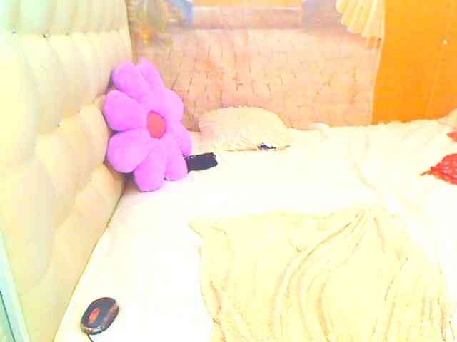 HOTLILLIE webcam