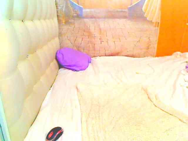 HOTLILLIE webcam