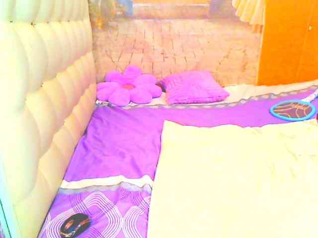 HOTLILLIE webcam