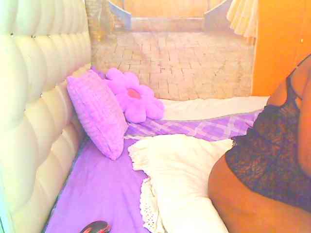 HOTLILLIE webcam