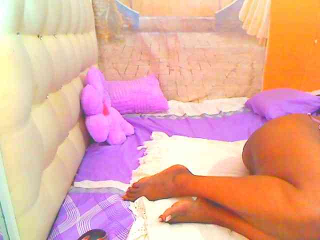 HOTLILLIE webcam