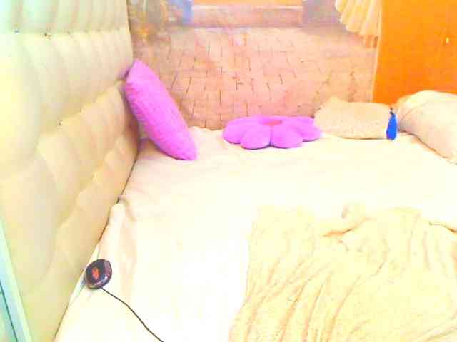 HOTLILLIE webcam