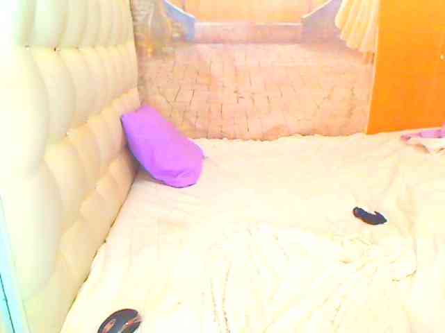 HOTLILLIE webcam