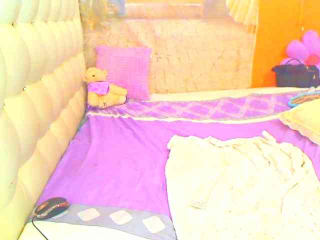 HOTLILLIE webcam