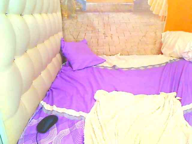 HOTLILLIE webcam