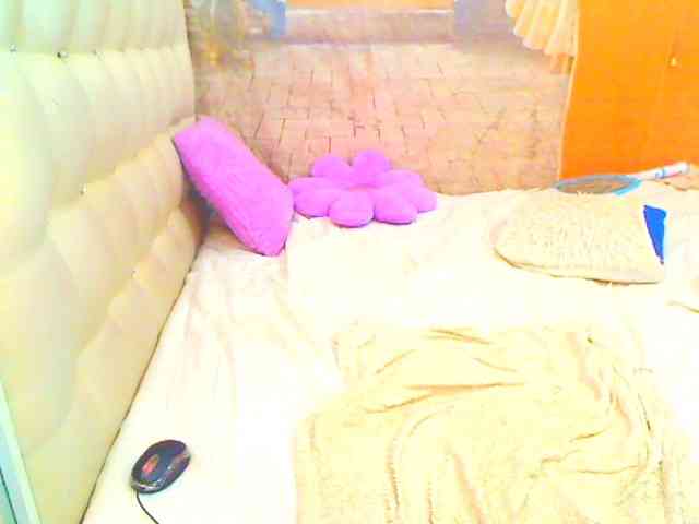 HOTLILLIE webcam