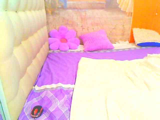 HOTLILLIE webcam