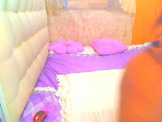 HOTLILLIE webcam