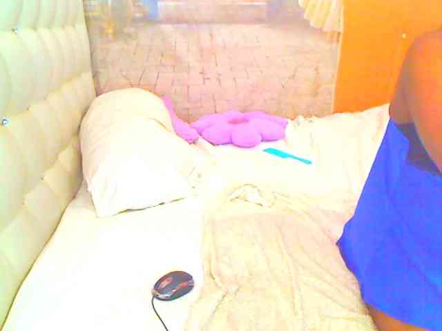 HOTLILLIE webcam