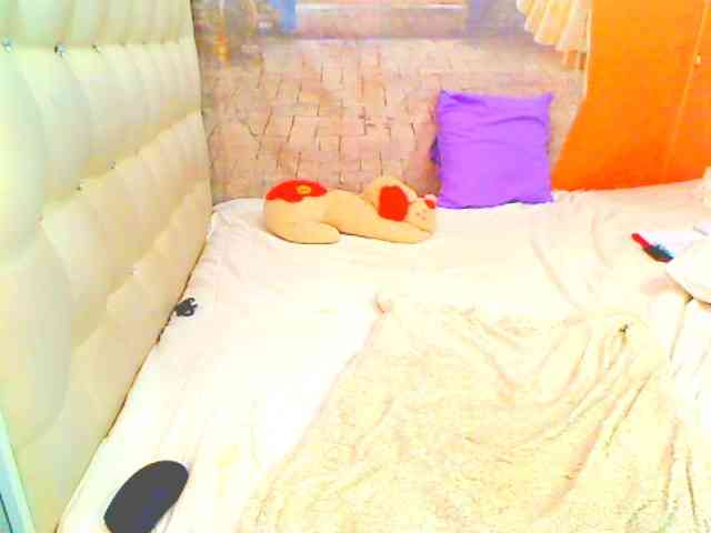 HOTLILLIE webcam