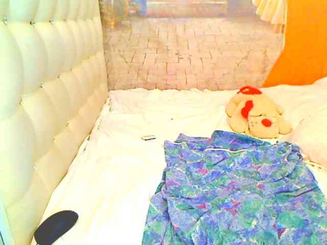 HOTLILLIE webcam