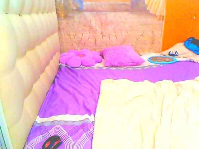 HOTLILLIE webcam