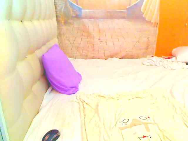 HOTLILLIE webcam