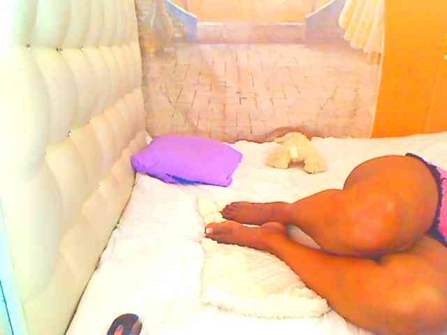 HOTLILLIE webcam
