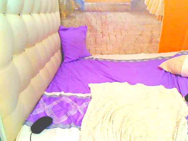 HOTLILLIE webcam