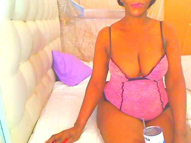 HOTLILLIE webcam