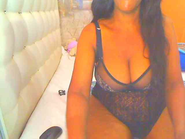 HOTLILLIE webcam
