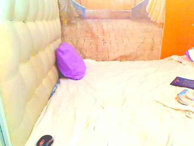 HOTLILLIE webcam