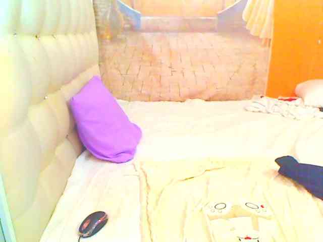 HOTLILLIE webcam