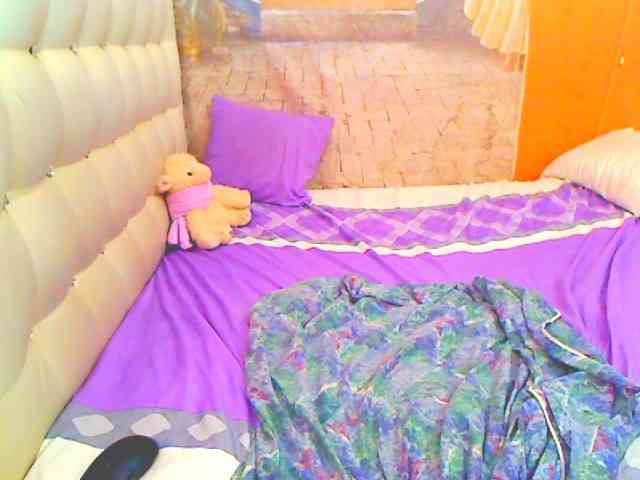 HOTLILLIE webcam