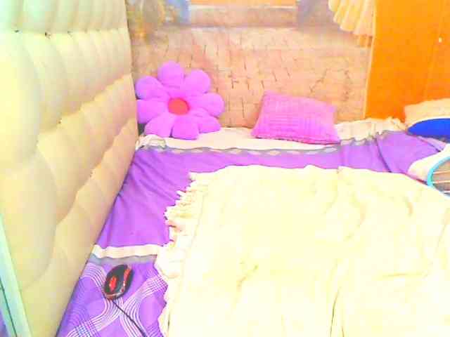 HOTLILLIE webcam