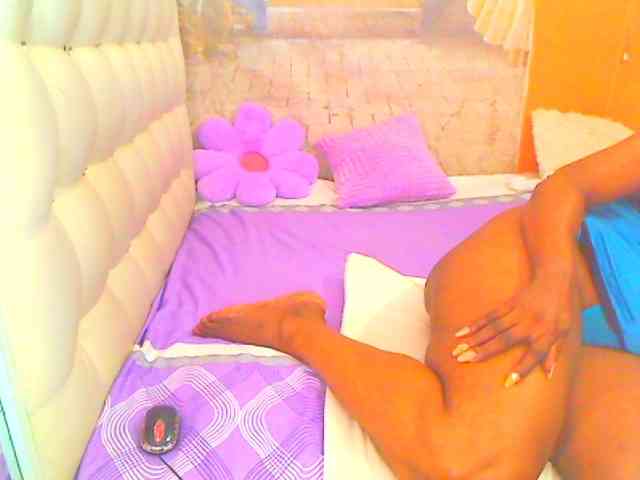 HOTLILLIE webcam