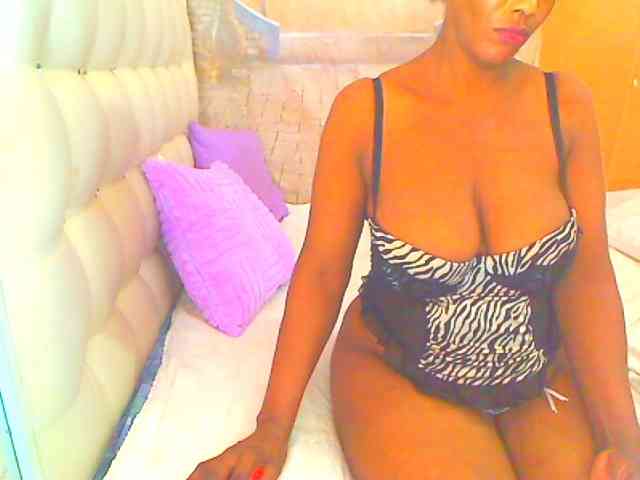 HOTLILLIE webcam
