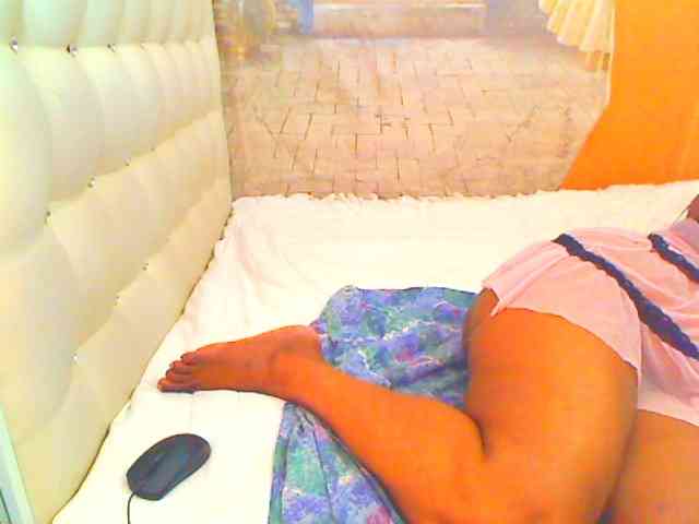 HOTLILLIE webcam