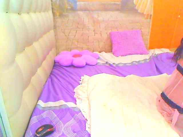 HOTLILLIE webcam