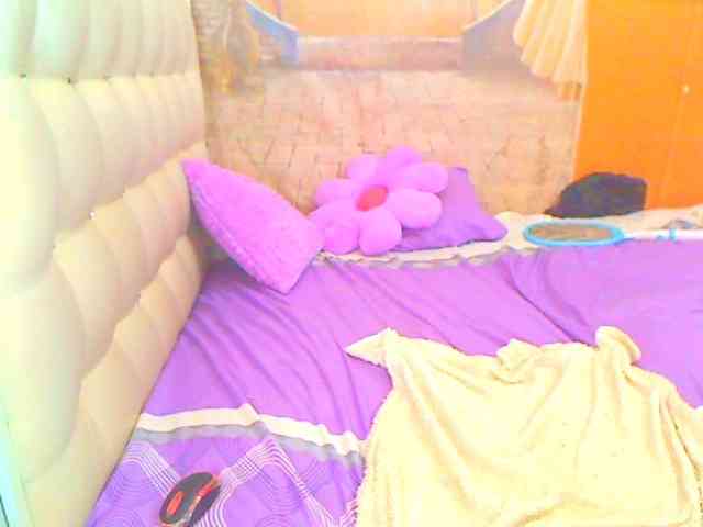 HOTLILLIE webcam