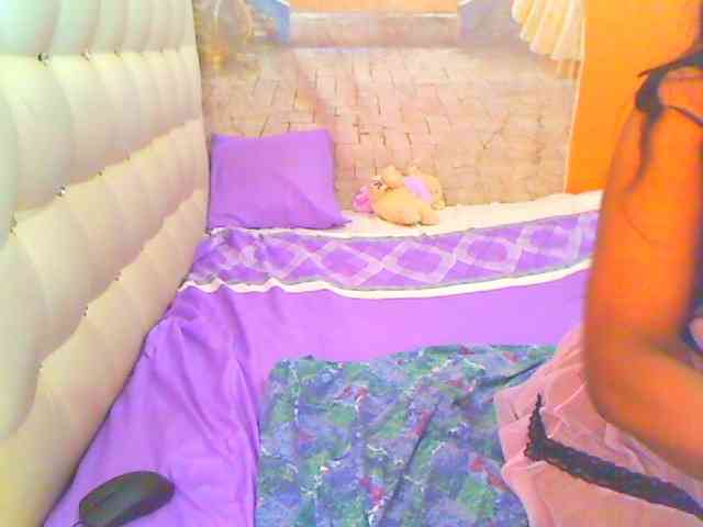 HOTLILLIE webcam