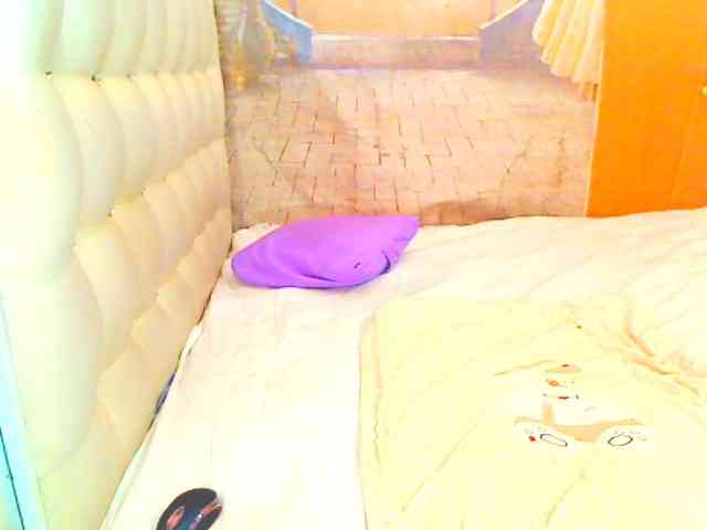HOTLILLIE webcam