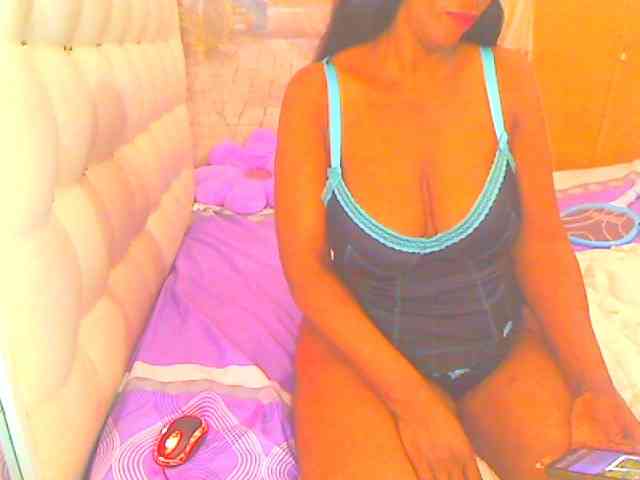 HOTLILLIE webcam