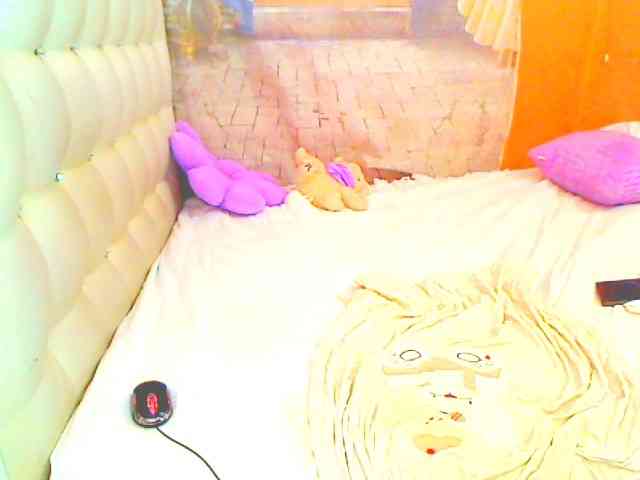 HOTLILLIE webcam