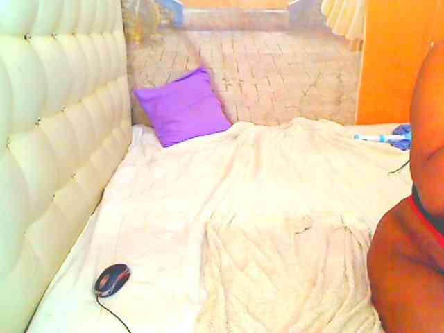 HOTLILLIE webcam