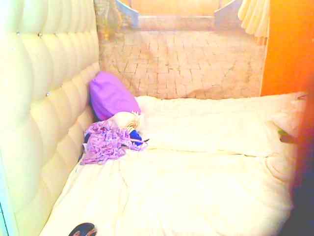 HOTLILLIE webcam