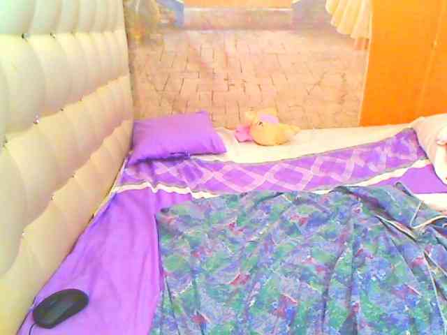 HOTLILLIE webcam