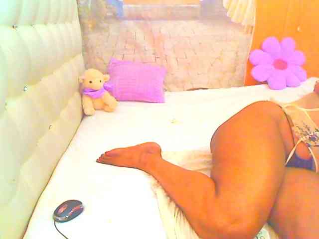 HOTLILLIE webcam