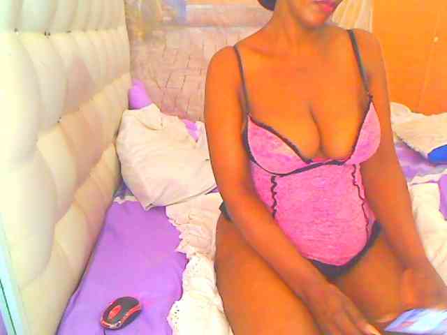 HOTLILLIE webcam