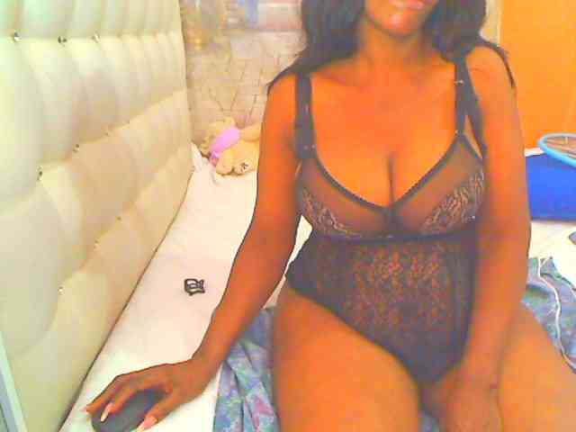 HOTLILLIE webcam
