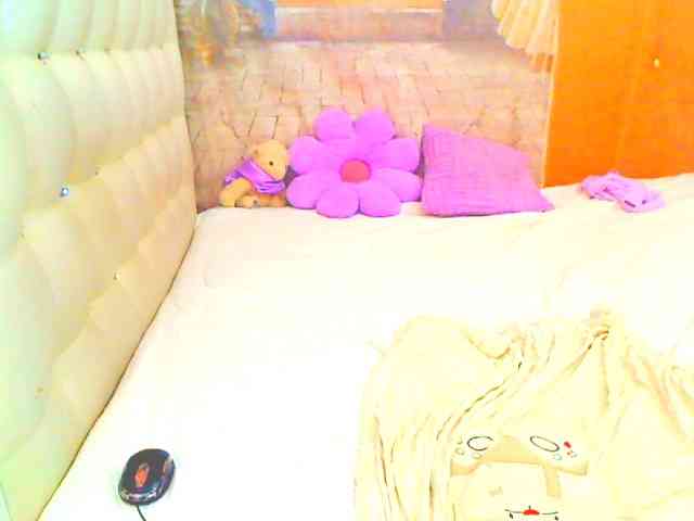 HOTLILLIE webcam