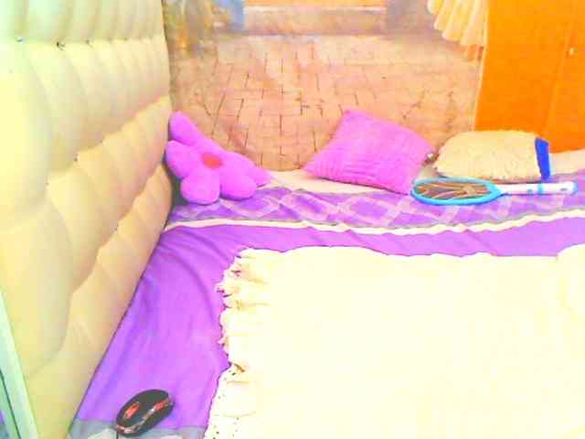 HOTLILLIE webcam