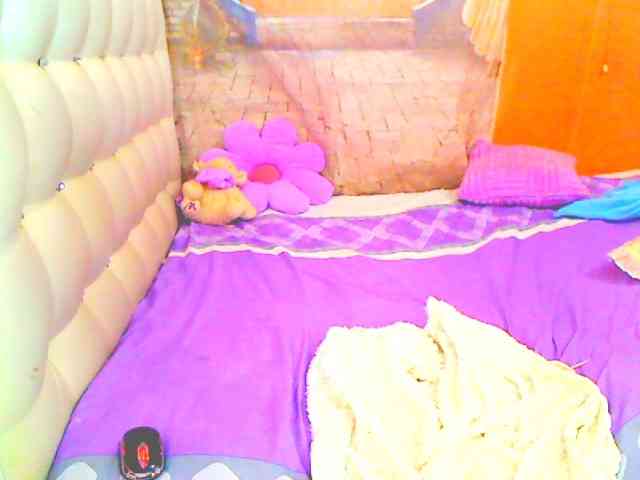 HOTLILLIE webcam