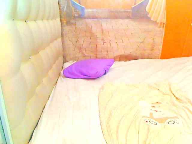 HOTLILLIE webcam