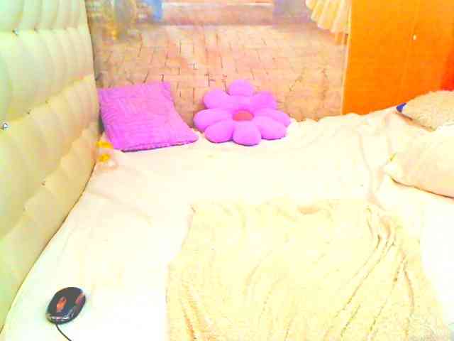 HOTLILLIE webcam