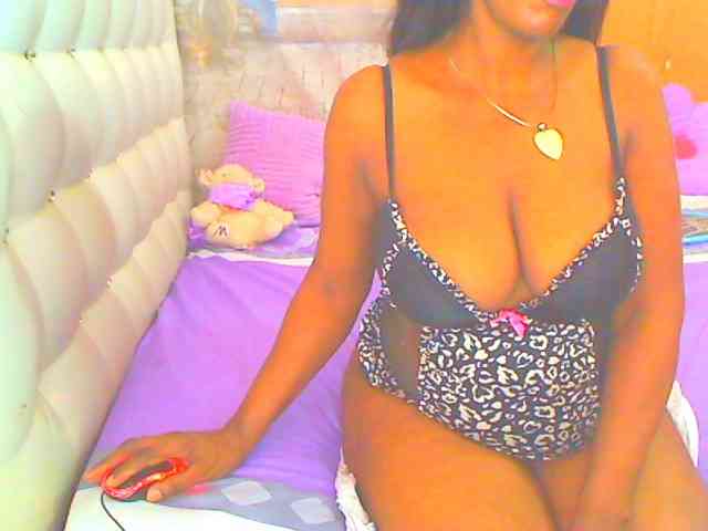 HOTLILLIE webcam