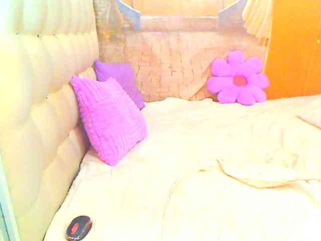 HOTLILLIE webcam