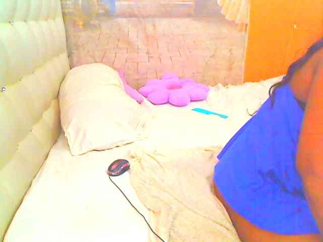 HOTLILLIE webcam
