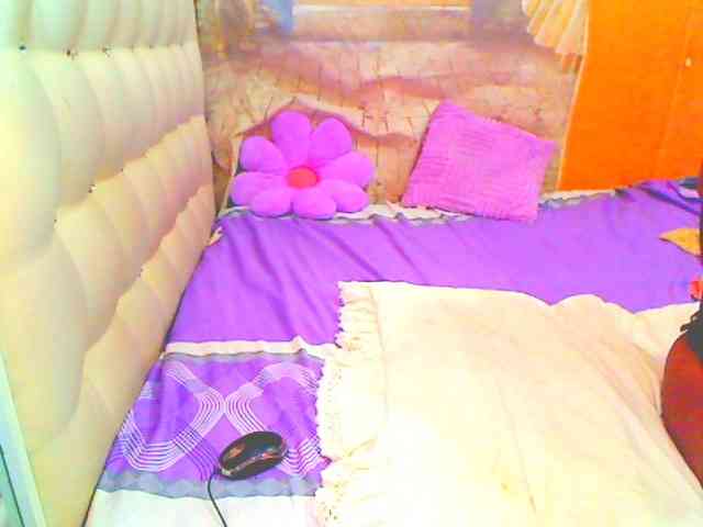 HOTLILLIE webcam